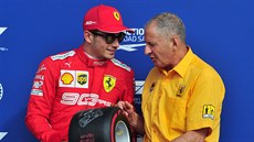 Charles Leclerc (Ferrari) se raduje z triumfu v kvalifikaci na Velkou cenu...