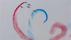 Francouzská akrobatická skupina Patrouille de France na strojích Alpha Jet