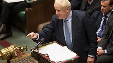 Premiér Boris Johnson v britském parlamentu.