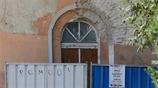 Klasicistní budova Hadích lázní v Teplicích pestala po nkolika pestavbách...