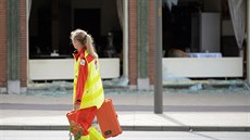 Zasahující zdravotnice u místa výbuchu v Antverpách (3.9.2019)