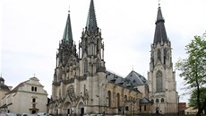Pohled na olomoucký dóm svatého Václava z p�ilehlého nám�stí