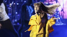 Ariana Grande bhem vystoupení na iHeartRadio Music Festival v Las Vegas (24....