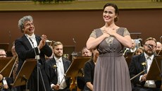Šéfdirigent Semjon Byčkov a Jelena Stichina na slavnostním koncertě k zahájení...