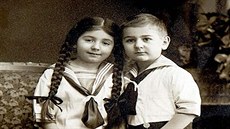 Meda Mládková s bratrem Franti�kem (1923)