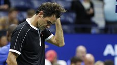 Zklamaný Roger Federer po vy�azení ve �tvrtfinále US Open.