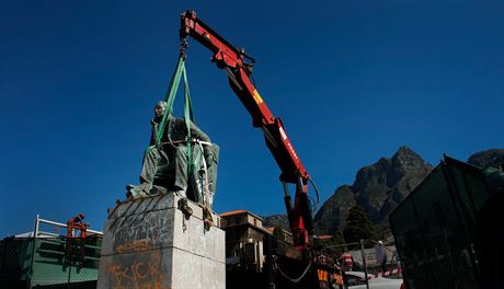 Demont pomnku Cecila Rhodese v Kapskm mst