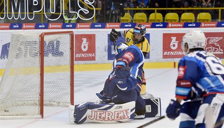 Litvnovsk Jan Myk pekonv branke Komety Karla Vejmelku.