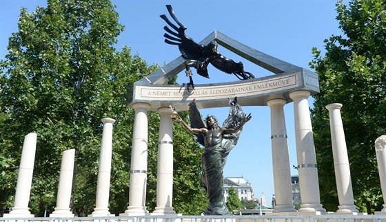 Pomnk obt nmeck okupace na Nmst svobody v Budapeti
