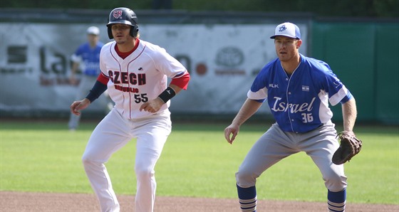 eský baseballista Martin ervenka v utkání proti Izraeli.