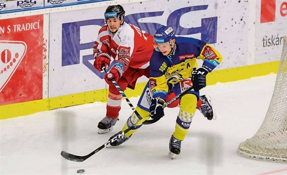 David Nosek (vpravo) a jeho zlíntí spoluhrái pivítají v pátek Olomouc. Budou usilovat o první extraligové body, oba úvodní duely prohráli. 