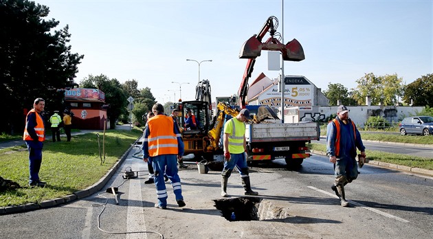Důležitou tepnu v Brně na rok zúží, v okolí už jsou přitom dvě velké stavby