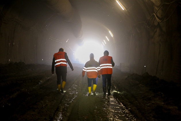 Tunel Debore se zaal razit loni v prosinci a nyní je hotových 380 metr z...