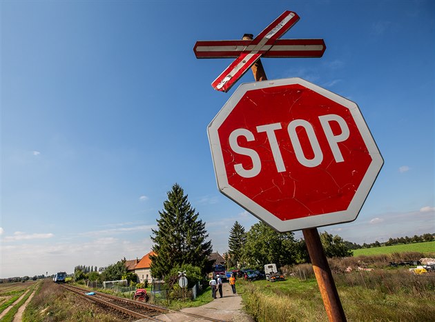 Tragická nehoda na pejezdu v Sovticích.