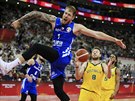 eský basketbalista Patrik Auda se raduje z povedené akce bhem tvrtfinále MS...