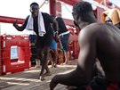 Migranti na humanitární lodi Ocean Viking. (12. září 2019)