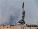 Ve dvou ropných zaízeních na východ Saúdské Arábie vypukl poár. (14. záí...