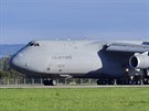 Americk transportn letoun C-5M SuperGalaxy na monovskm letiti