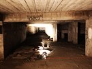 I sloupoadí pod velkou betonovou deskou bylo atraktivním místem pro umlecké...