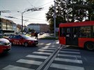 V eskch Budjovic havaroval trolejbus a dv auta. Nikdo se nezranil. (19....