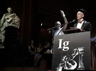 Marc Abrahams moderuje pedávání recesistických Ig Nobelových cen zvaných té...