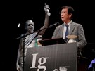 Japonec Shiguru Watanabe pevzal recesistickou Ig Nobelovu cenu zvanou té...
