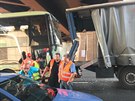 Autobus cestovní kancelá&#345;e CzechSportTravel u Milána havaroval s fanouky,...