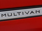 Multivan umí automaticky zaparkovat a nabídnout funkci Trailer Assist, která...