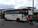 V Brn se srazil autobus s nkladnm autem. Zranilo se osm lid.