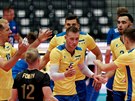 Ukrajintí volejbalisté po vítzném bodu v utkání mistrovství Evropy.