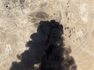 Hoící ropné zaízení v saúdskoarabském Abkajku (15. záí 2019)