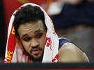 Americký rozehráva Derrick White zklamaný z poráky s Francií.