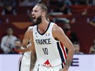 Francouzský kídelník Evan Fournier se raduje.