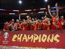 panltí basketbalisté slaví s trofeji pro mistry svta.