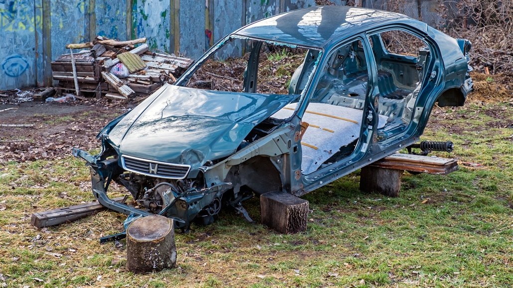 Soused má autoservis, my hluk a výhled na vrakoviště. Jak se bránit?