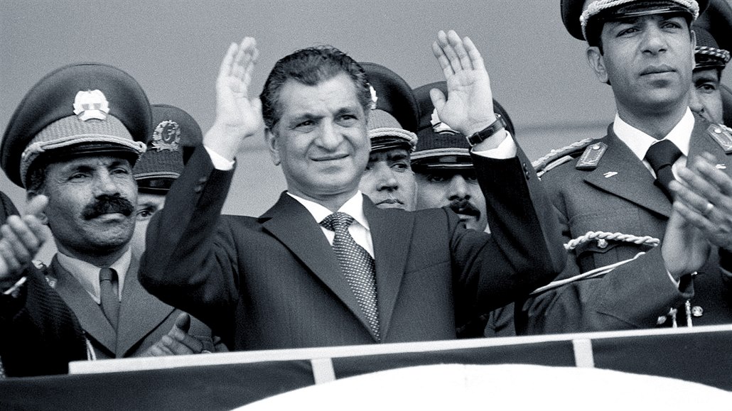 Sovtským svazem dosazený prezident Afghánistánu Babrak Karmal (uprosted) v lednu 1980.