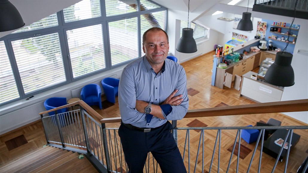 Obchodní akademii v Písku zdobí aula i klub, škola má i byt pro učitele