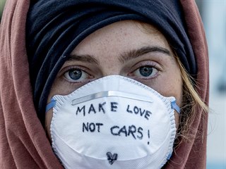 Aktivisté bojující proti změnám klimatu pokračují v protestech proti...