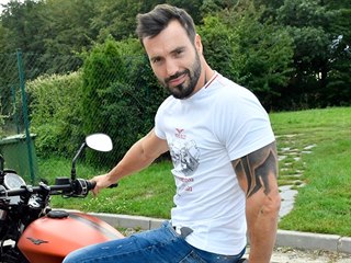 Václav Noid Bárta (Sraz herců z Hudebního divadla v Karlíně, závody na bobech,...