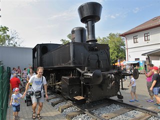Parní lokomotivu přezdívanou Kafemlejnek okamžitě začali obdivovat cestující na...