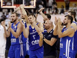 Radost eskch basketbalist po vhe nad Polskem.