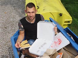 Obecn� platí, �e zne�i�t�né výrobky do t�íd�ného odpadu nepat�í. Proto tam...