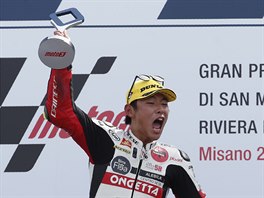 Tacuki Suzuki slav triumf v zvodu Moto3 pi Velk cen San Marina.