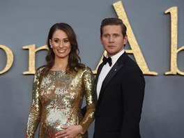 Jessica Blairová Hermanová a Allen Leech na svtové premiée filmu Panství...