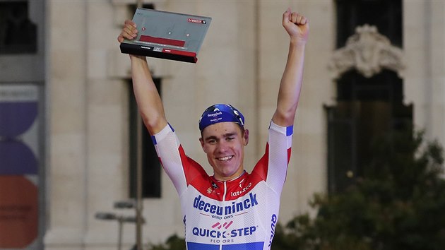 Nizozemec Fabio Jakobsen z tmu Deceuninck-QuickStep se raduje z vtzstv 21. etapy Vuelty.