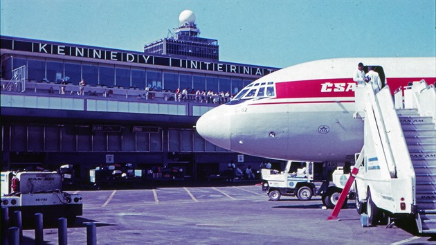 Letoun IL 62 společnosti ČSA na letišti JFK v New Yorku