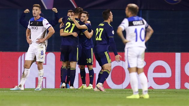 Fotbalist Dinama Zheb se raduj, protivnci z Atalanty Bergamu se div. Chorvatsk tm v Lize mistr vyhrl pekvapiv vysoko 4:0.