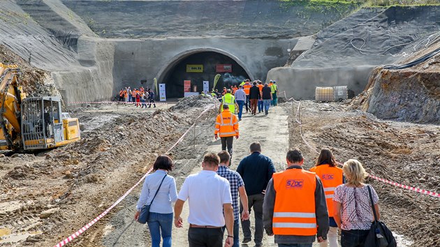 Na trati z Českých Budějovic do Prahy začala ražba 840 metrů dlouhého tunelu Mezno. (11. září 2019)