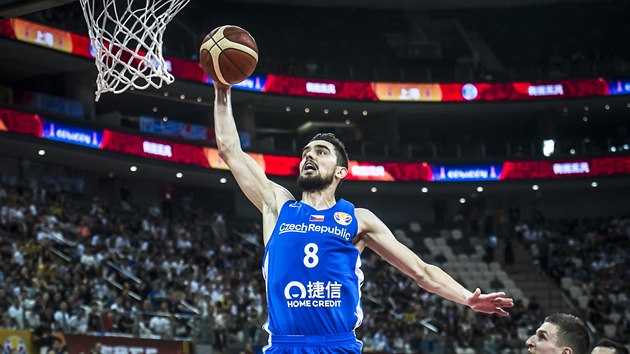 esk basketbalista Tom Satoransk zakonuje v utkn mistrovstv svta proti...