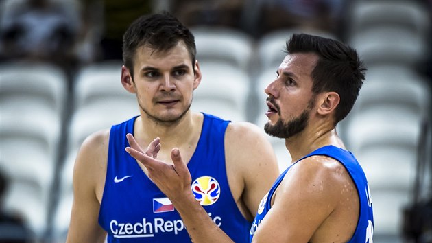 et basketbalist Jaromr Bohak (vlevo) a Jakub iina